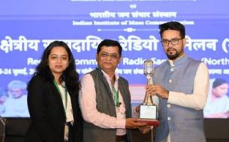 Union Minister Shri Anurag Thakur confers 8th and 9th Community Radio Awards; inaugurates Regional Community Radio Sammelan