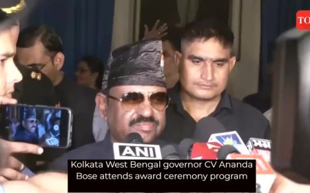 Shiv sena workers performs aarti for successful landing of Chandrayaan 3