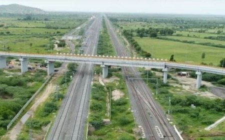 Vishnu Prakash share price dips after strong listing. Buy, sell or hold?