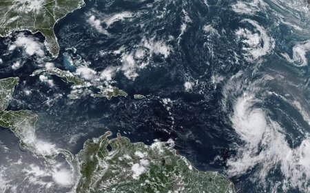 Hurricane Lee restrengthens, brings dangerous surf conditions to US East Coast