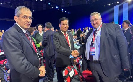 Union Minister Sarbananda Sonowal in a meeting during his visit to Indo Russian Workshop on Eastern Maritime Corridor (EMC)