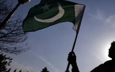 Supreme Court returns Pakistan Tehreek-e-Insaf's petition seeking polls within 90 days