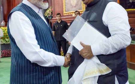 PM meets the members of Parliament at the Central Hall of the old Parliament building