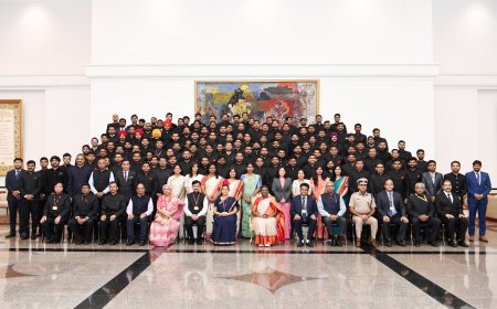 President of India, Smt Droupadi Murmu in a group photograph with probationers of Indian Railways (2019, 2020 and 2021 batch) at Rashtrapati Bhavan