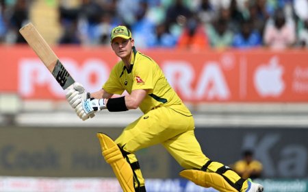 India vs Australia 3rd ODI Live Score Updates: Australia at 196/1 in 26 overs, Smith completes his 30th ODI half century