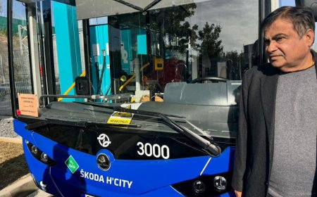 Nitin Gadkari rides hydrogen bus in Prague