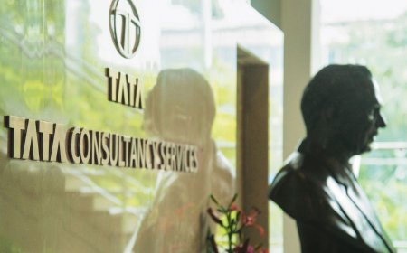 TCS Stock Check: Up 15% in the last 1 year, is it a good time to buy the IT major?