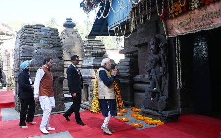 PM offers prayers at Jageshwar Dham in Almora