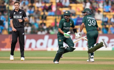 Live New Zealand vs Pakistan Score updates: NZ vs PAK; Pak 56/1- 8 overs, Southee strikes, Babar comes in middle