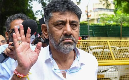 Shivakumar rejects Kumaraswamy's '19 MLA' offer to become chief minister, says 'no hurry'