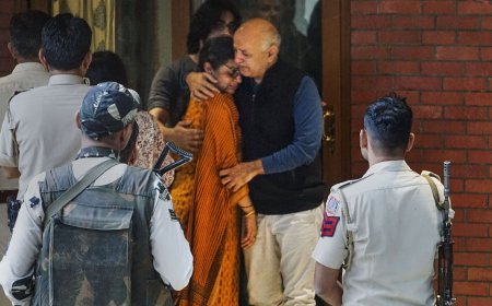 'Very painful', says Arvind Kejriwal on photo of Manish Sisodia hugging ailing wife after court approval to visit home