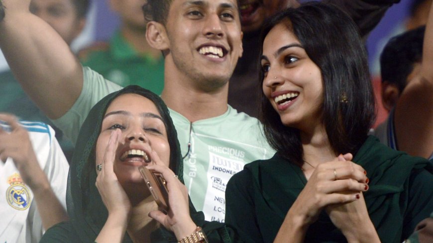 Black marketing of World Cup tickets: Kolkata Police summons Cricket Association of Bengal over allegation