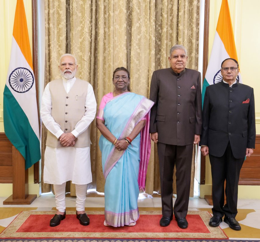 PM attends swearing in ceremony of Chief Information Commissioner, Shri Heeralal Samariya at Rashtrapati Bhavan