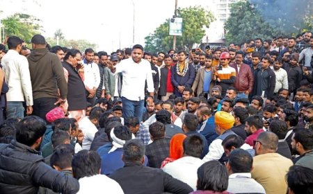 Rajasthan Bandh today: Karni Sena halts train in Bhilwara over chief Sukhdev Singh Gogamedi's murder. 10 Updates