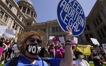 Texas Supreme Court pauses lower court's order allowing pregnant woman to have an abortion