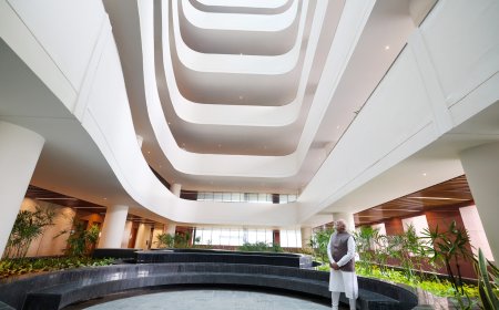 PM inaugurates Surat Diamond Bourse