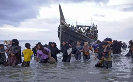 UN urges rescue of 185 Rohingya adrift in Indian Ocean