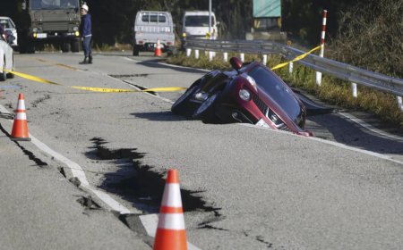 Japan in 'battle against time' to rescue New Year's Day earthquake survivors