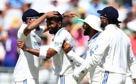 IND Vs SA, 2nd Test: 'Aap karo toh Chamatkar..', Sehwag lauds Indian pacers, takes swipe at Cape Town's bouncy pitch