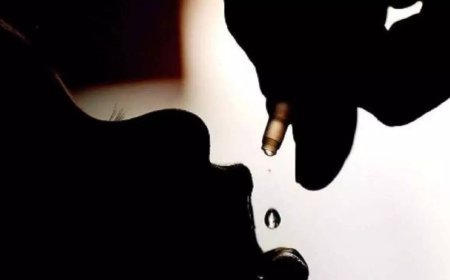 Bomb kills five police from Pakistan polio protection team