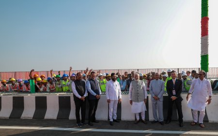 PM inspecting the Atal Bihari Vajpayee Sewri-Nhava Sheva Atal Setu at Navi Mumbai