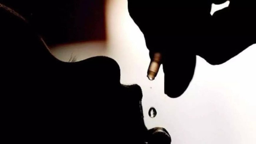 Bomb kills five police from Pakistan polio protection team