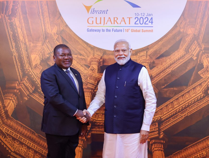 PM welcomes the Mozambique President, Mr. Filipe Jacinto Nyusi at Mahatma Mandir for the Vibrant Gujarat