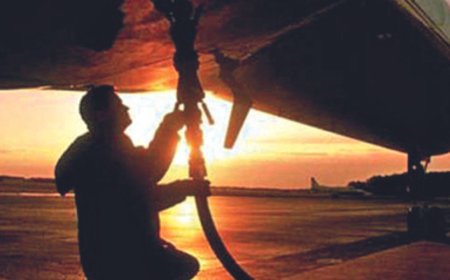 Singapore to require gradual use of low-carbon jet fuel from 2026