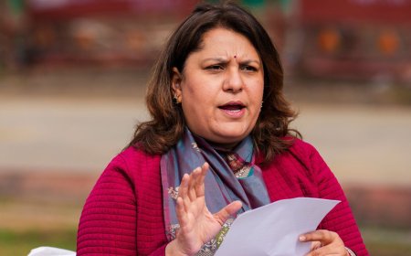 Kashi Vishwanath's online darshan blacked out when Rahul was performing puja during yatra's Varanasi leg: Shrinate