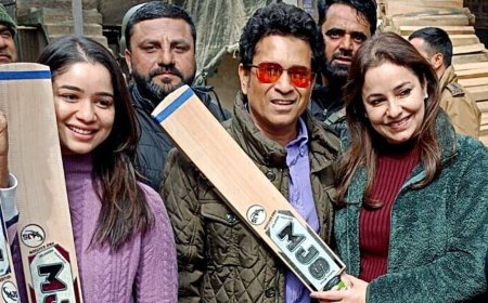 Flight turns stadium as 'Sachiiiiiin, Sachiiiiiin!' chants fill the air, Tendulkar joins hands: Viral video