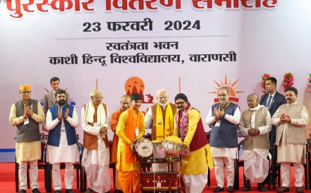 PM participates in prize distribution ceremony of Sansad Sanskrit Pratiyogita at Swatantra Sabhagar, BHU