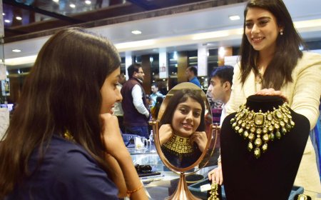 Gold price jumps 4% in one week on US Fed rate cut buzz. Opportunity to buy?