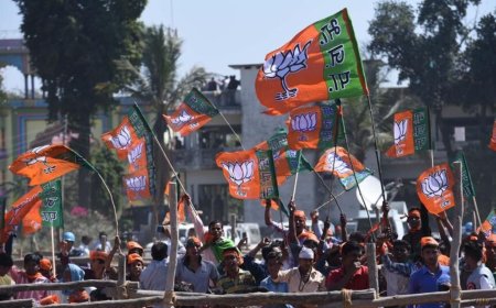 Kamal Nath’s close aide Syed Zafar joins BJP in Madhya Pradesh, other state Congress leaders follow suit