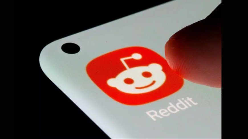 Reddit soars 48% in debut as AI pitch gets warm reception