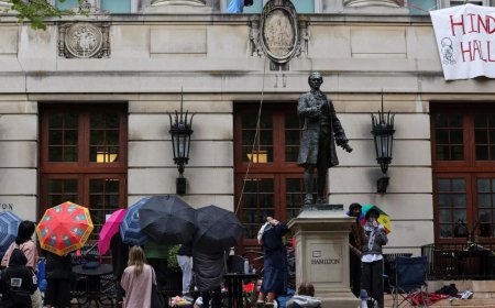 Pro-Gaza protesters occupy Columbia University building