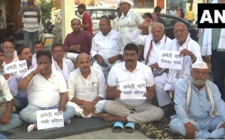 'Amethi maange Gandhi…': Congress workers stage protest as Lok Sabha election 2024 suspense continues | Watch