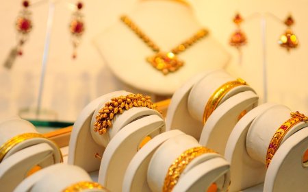 Gold pulls back from record highs, drops by  ₹2,256 over 3 sessions on profit booking