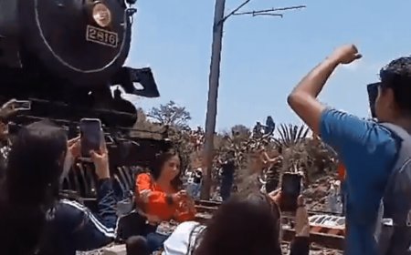 Woman killed while taking selfie near vintage train in Mexico