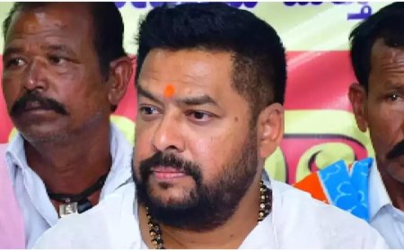 Karnataka minister B Nagendra tenders resignation