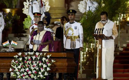President, Smt Droupadi Murmu administering the oath as Minister of State to Shri Suresh Gopi at a Swearing-in Ceremony at Rashtrapati Bhavan