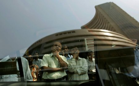 Sensex Today Live Updates : Muted global cues, Gift Nifty signal slow start for India markets; Mphasis, IDBI Bank eyed
