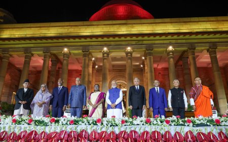 President, Smt Droupadi Murmu, the Vice President, Shri Jagdeep Dhankhar, PM and other dignitaries after the Swearing-in Ceremony at Rashtrapati Bhavan