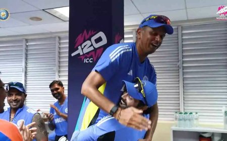 Watch: Jadeja lifts Dravid after getting fielder of the match medal