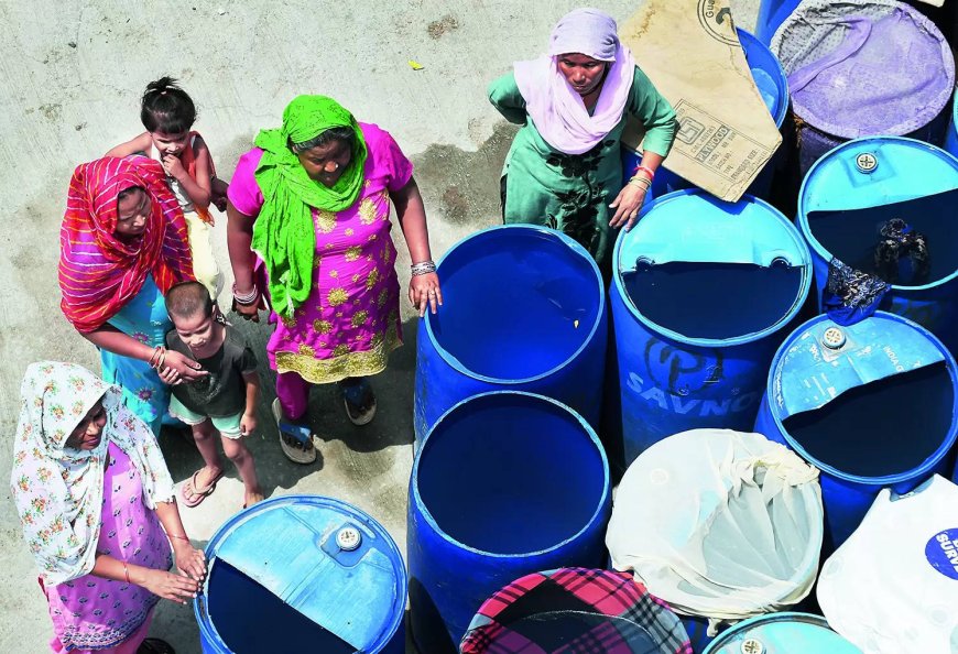 Tanker mafia, industries pilfer 52% of water meant for Delhi, Centre claims in apex court