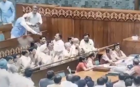 Watch: PM Modi offers water to oppn MP amid constant sloganeering