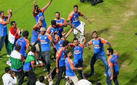 Epic scenes at Wankhede as Rohit, Kohli, Hardik dance their hearts out. Watch