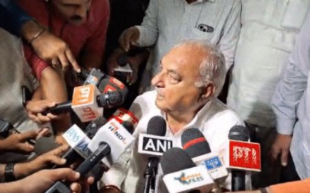 भूपेंद्र हुड्‌डा कांग्रेस दफ्तर पहुंचे, बोले- ट्रेंड हमारे पक्ष में:सैलजा बोलीं- 60 सीटें जीतेंगे; विज ने कहा- इन्होंने सुबह-सुबह झूठ की दुकान खोली