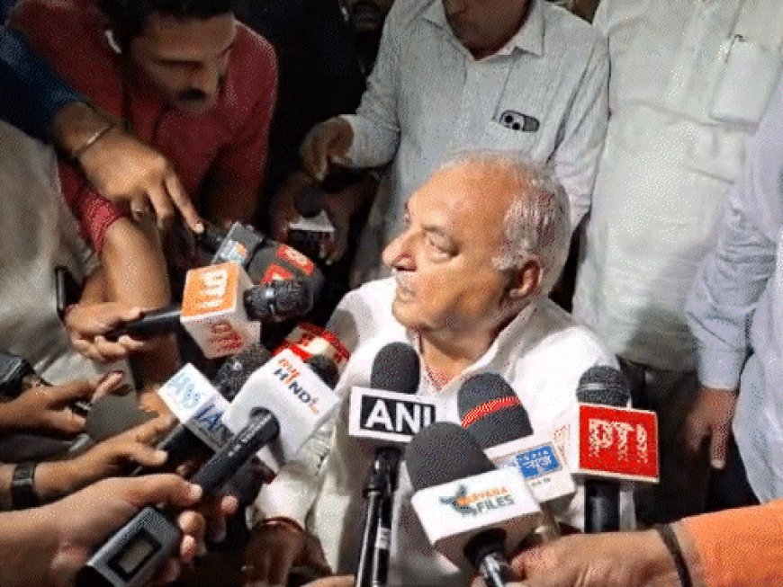 भूपेंद्र हुड्‌डा कांग्रेस दफ्तर पहुंचे, बोले- ट्रेंड हमारे पक्ष में:सैलजा बोलीं- 60 सीटें जीतेंगे; विज ने कहा- इन्होंने सुबह-सुबह झूठ की दुकान खोली