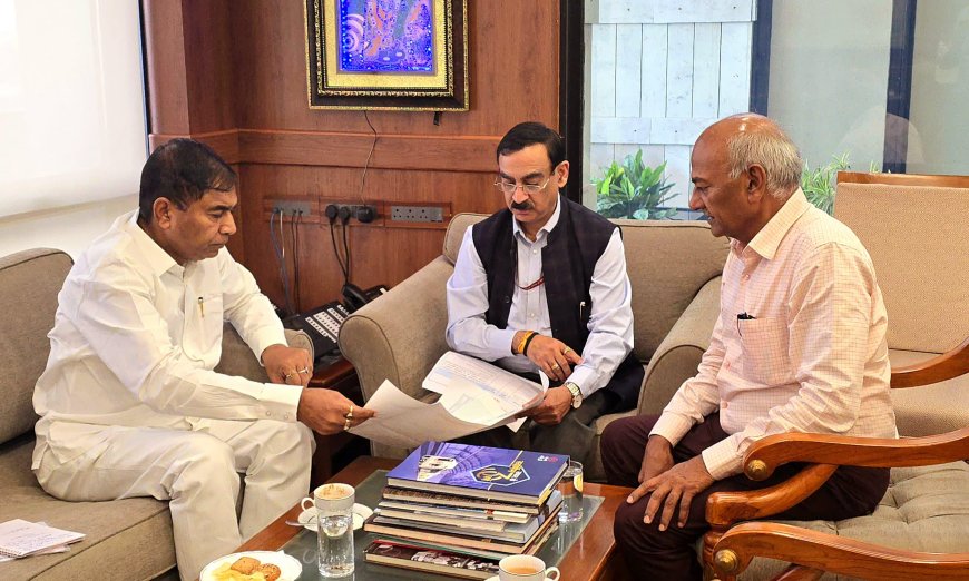 सांसद चांदोलिया ने डी.एम.आर.सी. अधिकारियों से मैट्रो के रिठाला से नथुपुरा तक मैट्रो विस्तार की मांग की