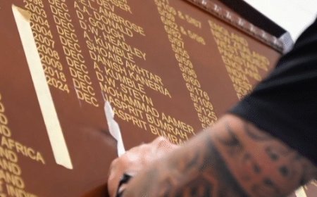 बुमराह-रेड्‌डी मेलबर्न क्रिकेट ग्राउंड के ऑनर्स बोर्ड में शामिल:BCCI ने नाम लिखने का वीडियो शेयर किया, नीतीश फोटो खींचते दिखे